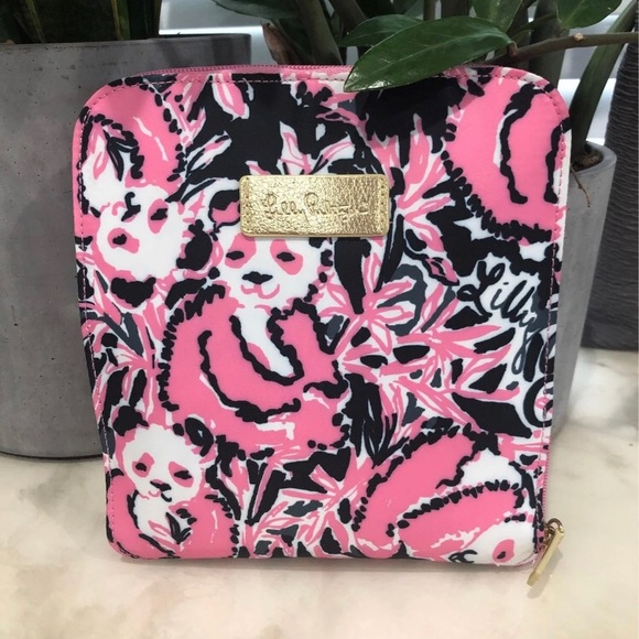 Lilly Pulitzer Handbags - Lilly Pulitzer®Getaway Packable Tote Hibiscus Pink